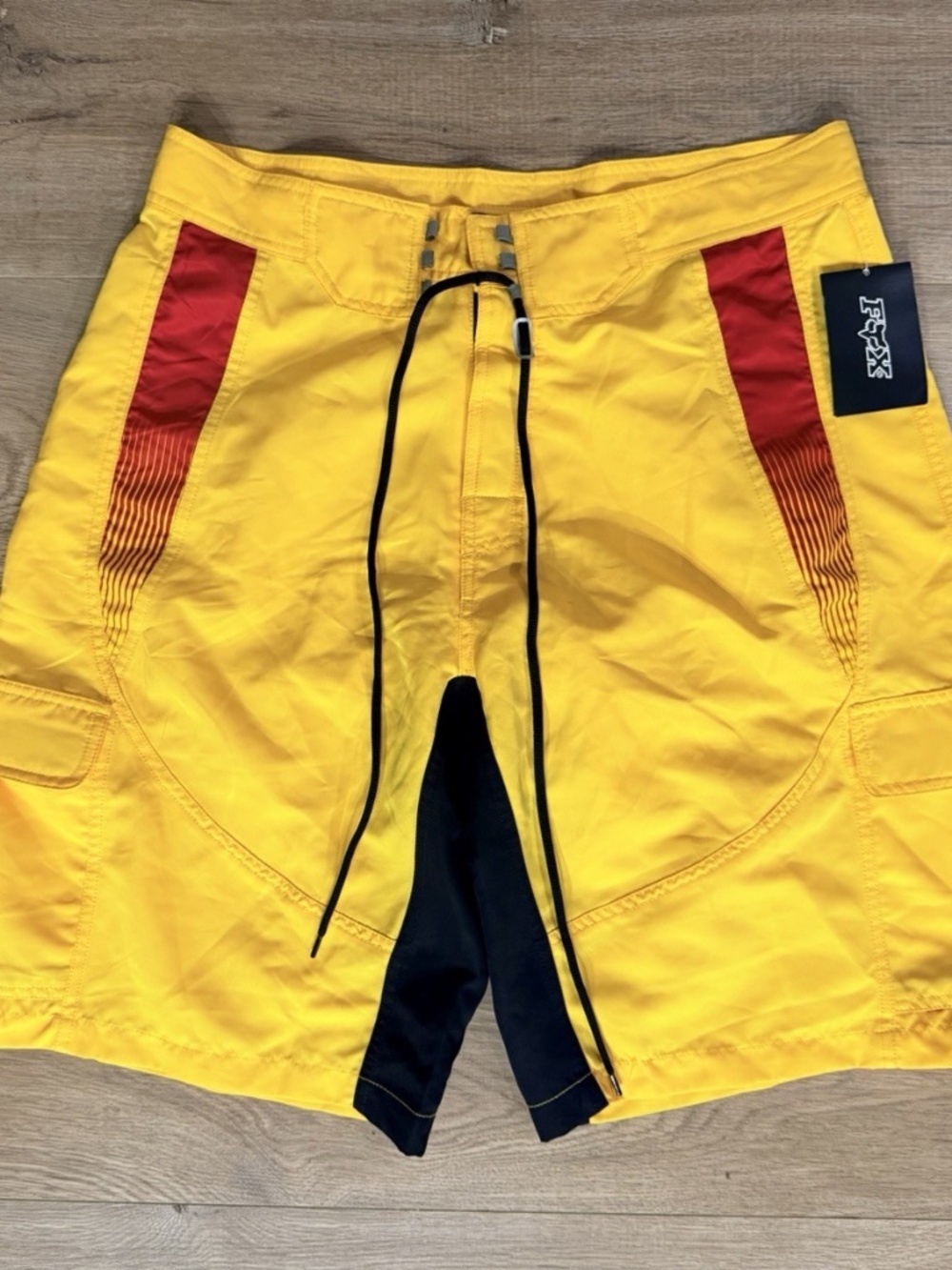 Vintage NWT Y2K Tantrum Double Up Yellow Shorts Men's 38